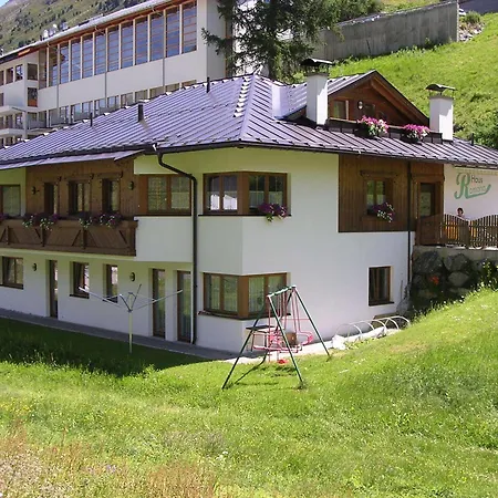 Haus Romana *